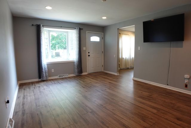 1234 W Home Avenue, Hobart, IN 46342