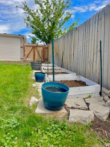 2444 E QUAIL RUN DR, Sandy, UT 84093