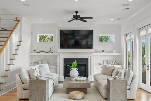 507 W Ashley Avenue, Folly Beach, SC 29439