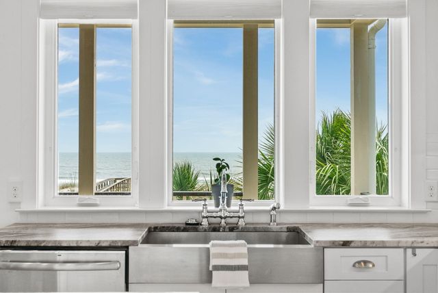 507 W Ashley Avenue, Folly Beach, SC 29439