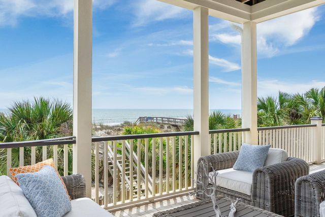 507 W Ashley Avenue, Folly Beach, SC 29439