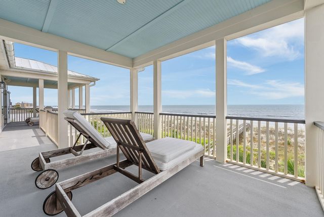 507 W Ashley Avenue, Folly Beach, SC 29439