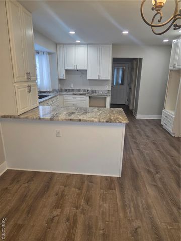 51684 Eva Drive, Macomb Township, MI 48042