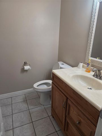 51684 Eva Drive, Macomb Township, MI 48042