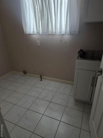 51684 Eva Drive, Macomb Township, MI 48042