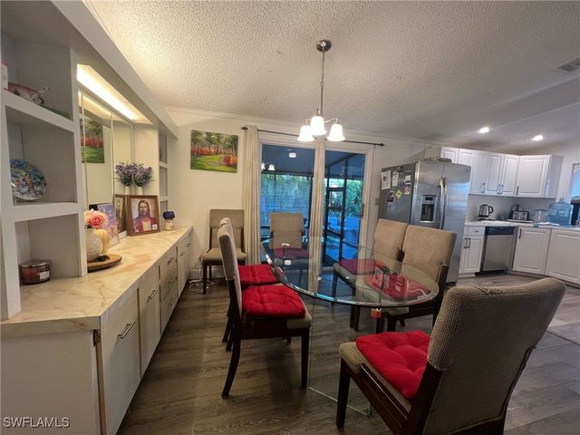 16 Derhenson DR, Naples, FL 34114