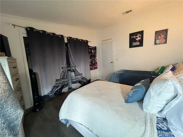 16 Derhenson DR, Naples, FL 34114