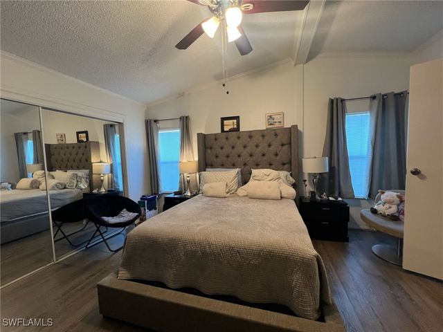 16 Derhenson DR, Naples, FL 34114