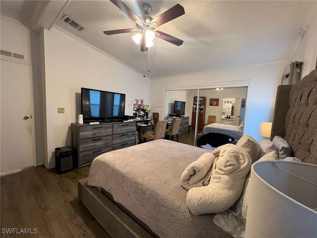 16 Derhenson DR, Naples, FL 34114