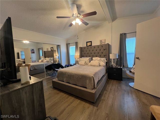 16 Derhenson DR, Naples, FL 34114