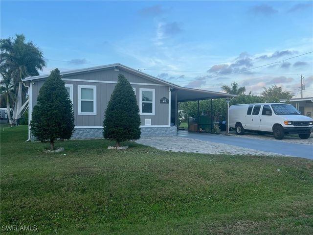 16 Derhenson DR, Naples, FL 34114