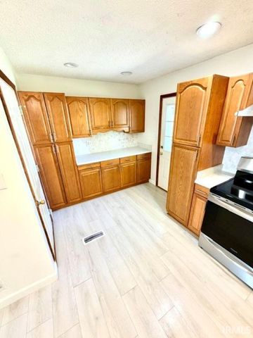 1001 old post Road, Evansville, IN 47710