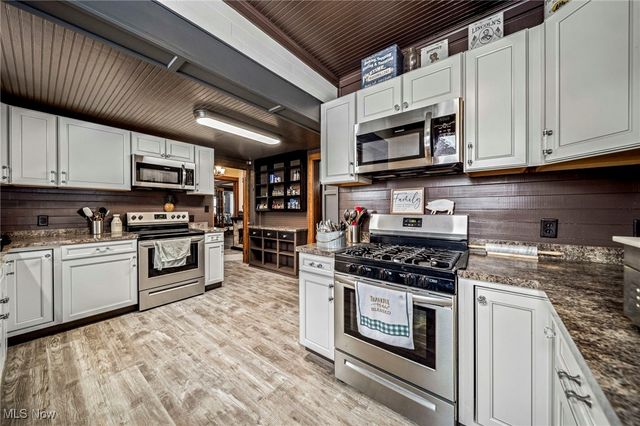 977 W Prospect Road, Ashtabula, OH 44004