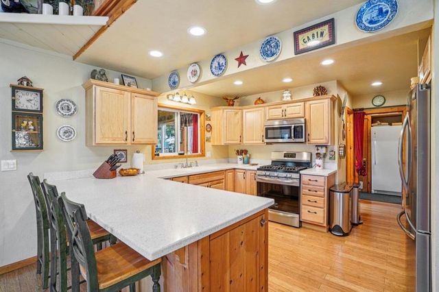 25361 Skyline Way, Idyllwild, CA 92549