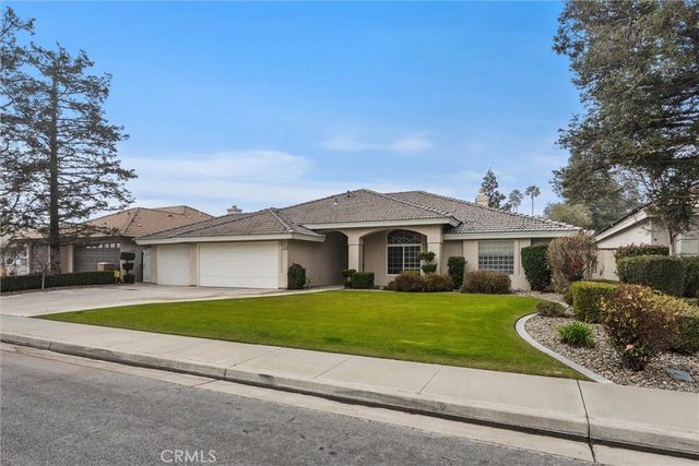 11208 Bright Water, Bakersfield, CA 93311