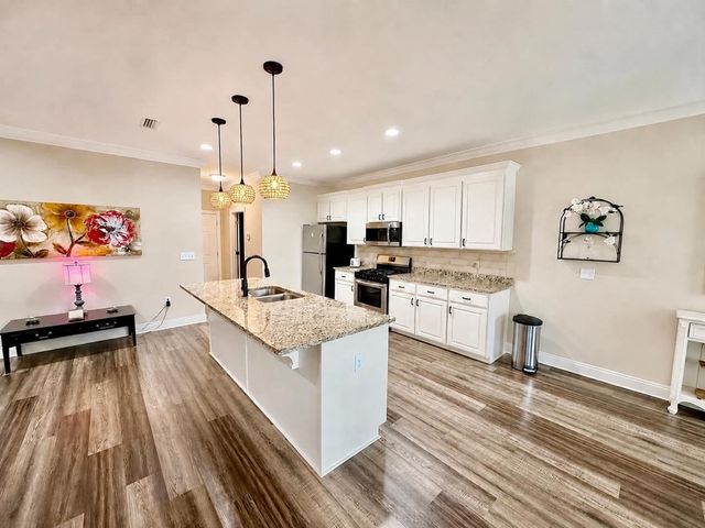 207 Cabrio Way, Headland, AL 36345