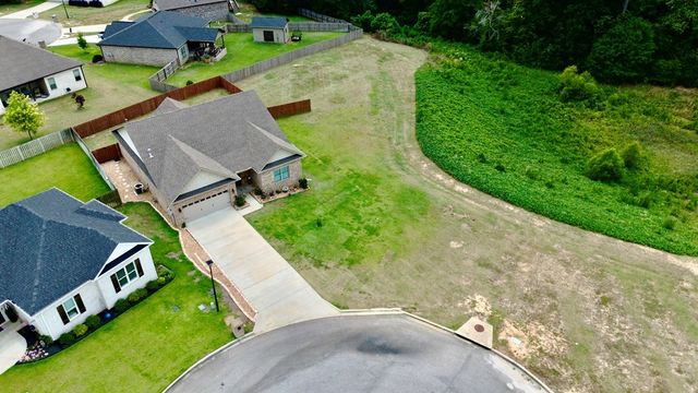 207 Cabrio Way, Headland, AL 36345