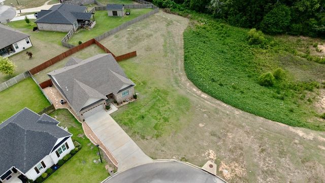 207 Cabrio Way, Headland, AL 36345