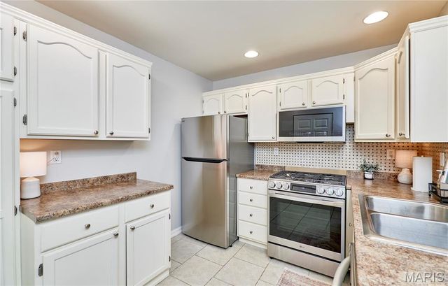 4501 Eli Drive K, St Louis, MO 63128