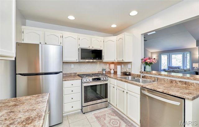 4501 Eli Drive K, St Louis, MO 63128