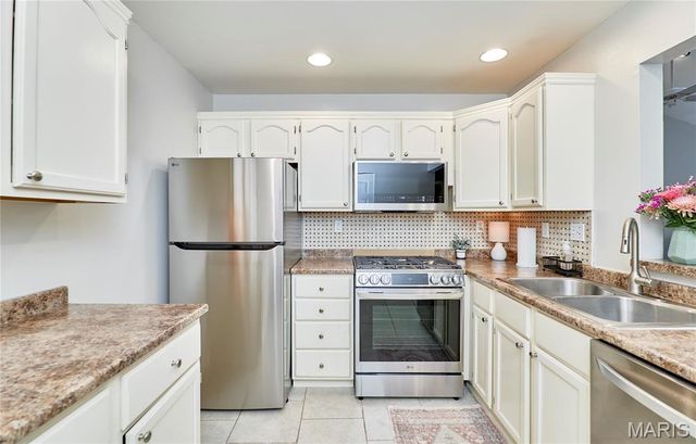 4501 Eli Drive K, St Louis, MO 63128