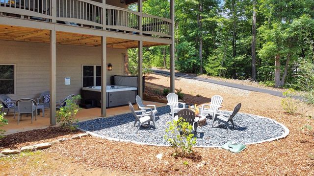196 Grayson Point, Blue Ridge, GA 30153