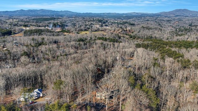 196 Grayson Point, Blue Ridge, GA 30153