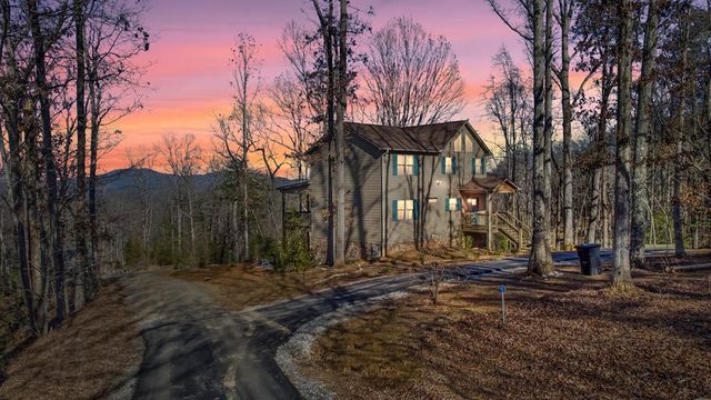 196 Grayson Point, Blue Ridge, GA 30153