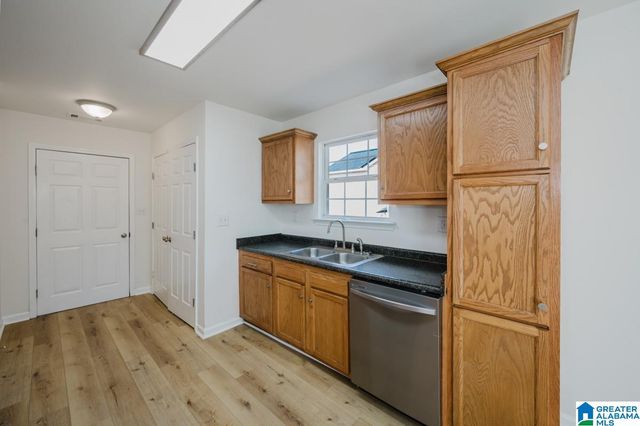 120 HILLS MINE AVENUE, West Blocton, AL 35184