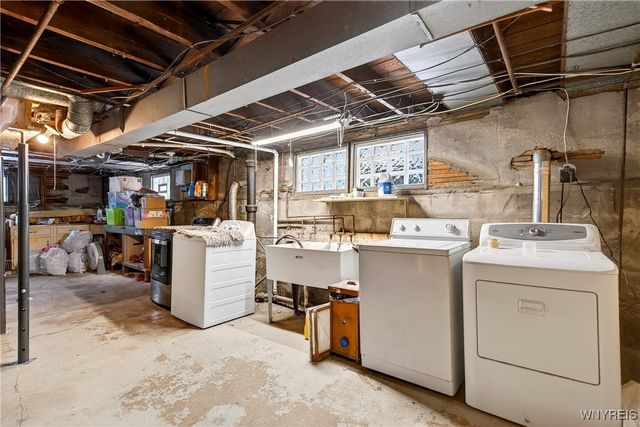 111 Harding Road, Buffalo, NY 14220