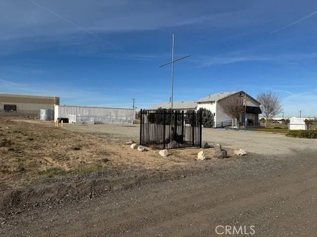 42901 6th St E, Lancaster, CA 93535