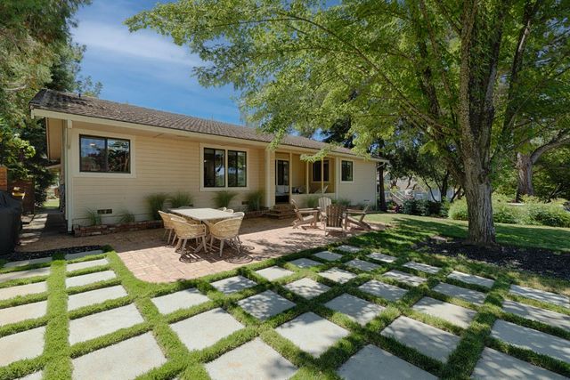 13391 Torrey Pines Dr, Auburn, CA 95602