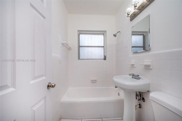2624 NW 24th St, Miami, FL 33142