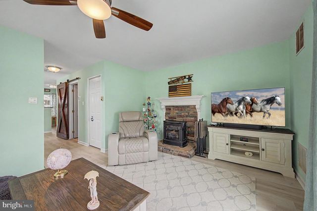 1551 JOHN ADAMS CT, Mays Landing, NJ 08330
