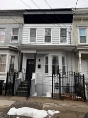 101 Garside St, Newark City, NJ 07104
