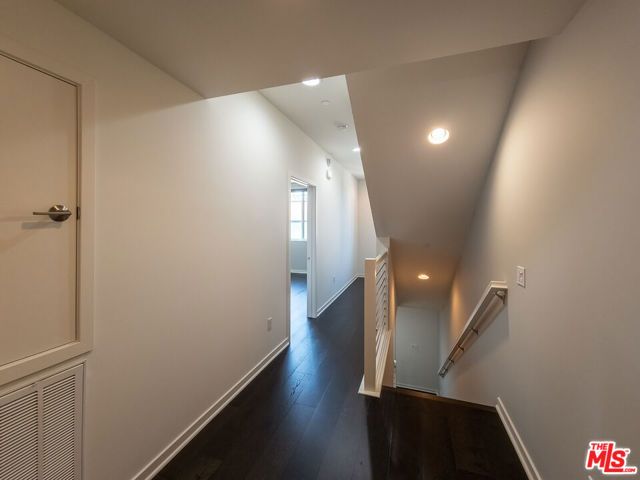 2926 Rowena Avenue 2, Los Angeles, CA 90039