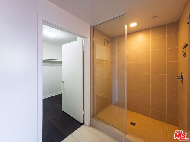 2926 Rowena Avenue 2, Los Angeles, CA 90039
