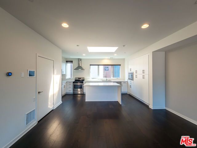 2926 Rowena Avenue 2, Los Angeles, CA 90039