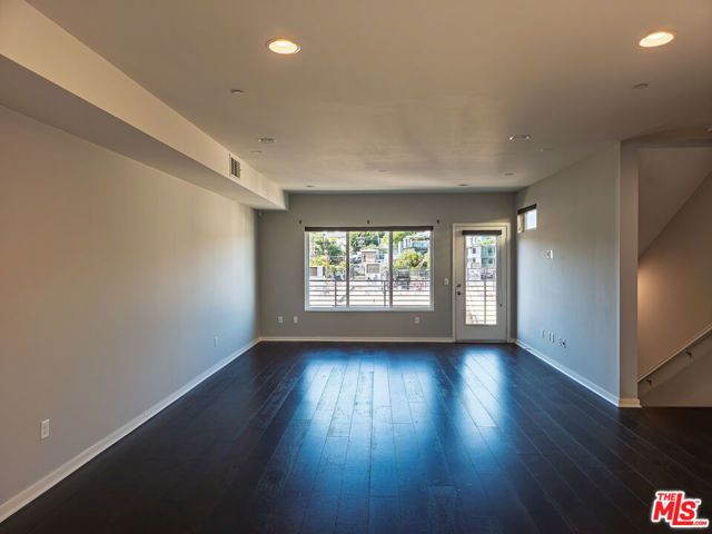 2926 Rowena Avenue 2, Los Angeles, CA 90039