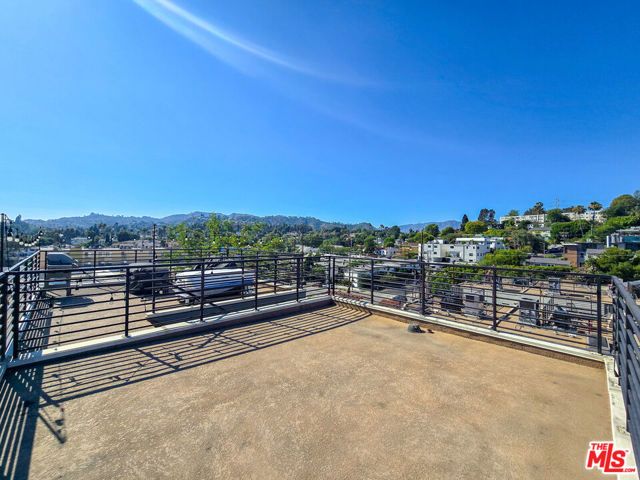 2926 Rowena Avenue 2, Los Angeles, CA 90039