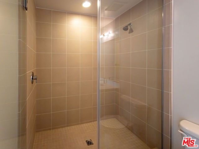 2926 Rowena Avenue 2, Los Angeles, CA 90039