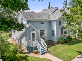 110 Leelanau Avenue, Frankfort, MI 49635