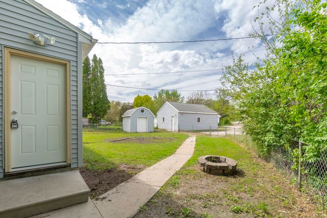 1424 Sager Avenue, Waterloo, IA 50701