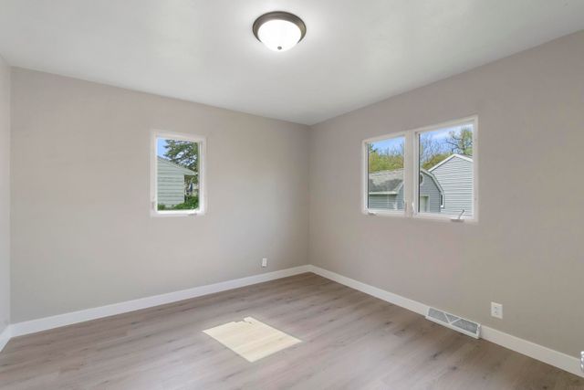 1424 Sager Avenue, Waterloo, IA 50701