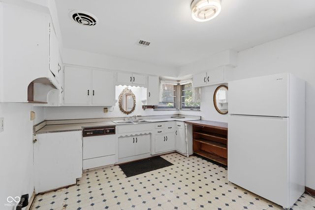 4931 Rockville Road, Indianapolis, IN 46224