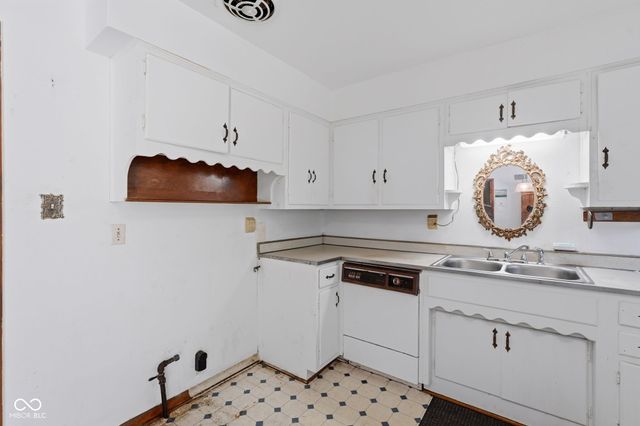 4931 Rockville Road, Indianapolis, IN 46224