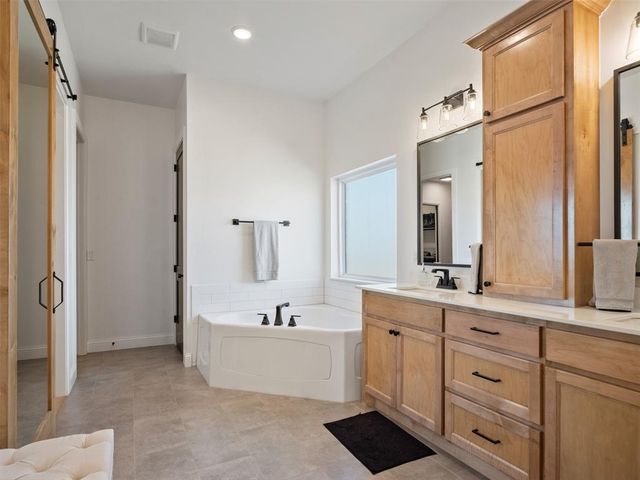 915 Villaverde Drive, Norman, OK 73071