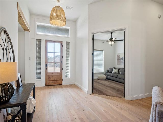 915 Villaverde Drive, Norman, OK 73071