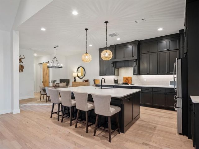 915 Villaverde Drive, Norman, OK 73071