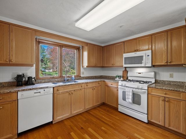 34 Flint Road, Acton, MA 01720